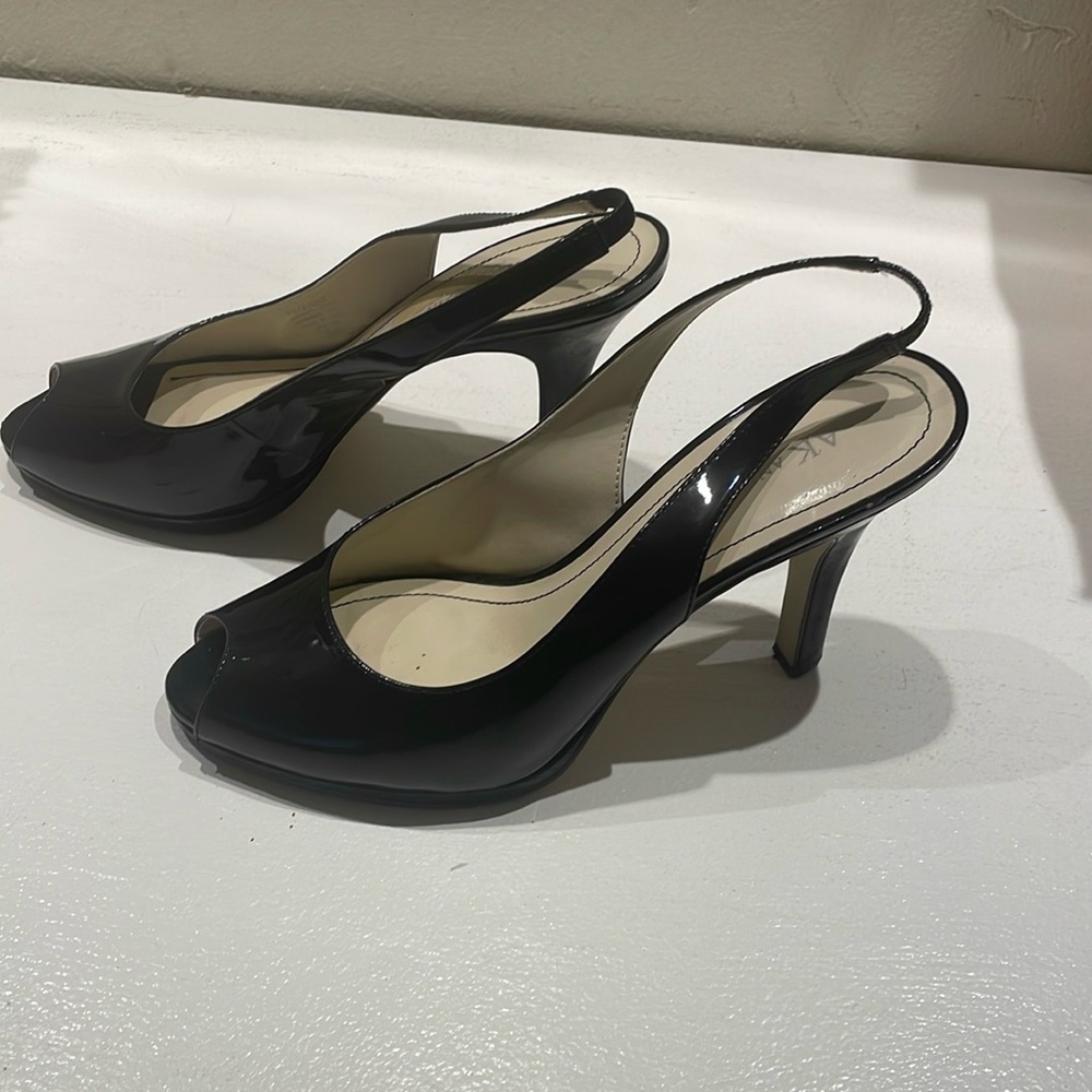 Anne Klein Akquent black patent peep toe slingback high heels W8.5